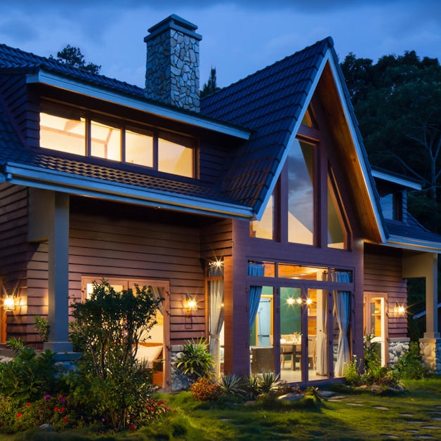 Selling your home with outdoor furniture staging tips