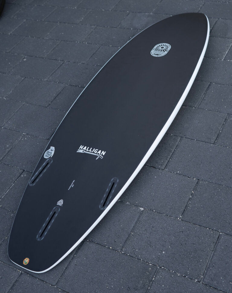 The Halligan Shortboard – Carbon Surfboard – view 2