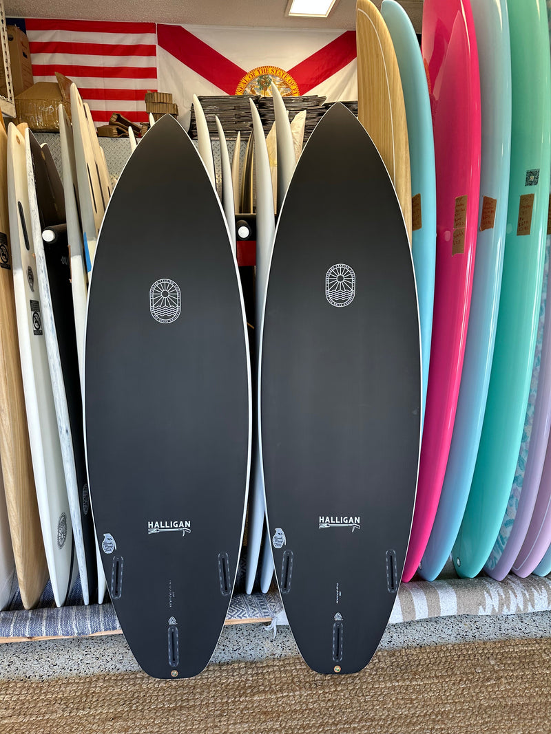 The Halligan Shortboard – Carbon Surfboard – view 5